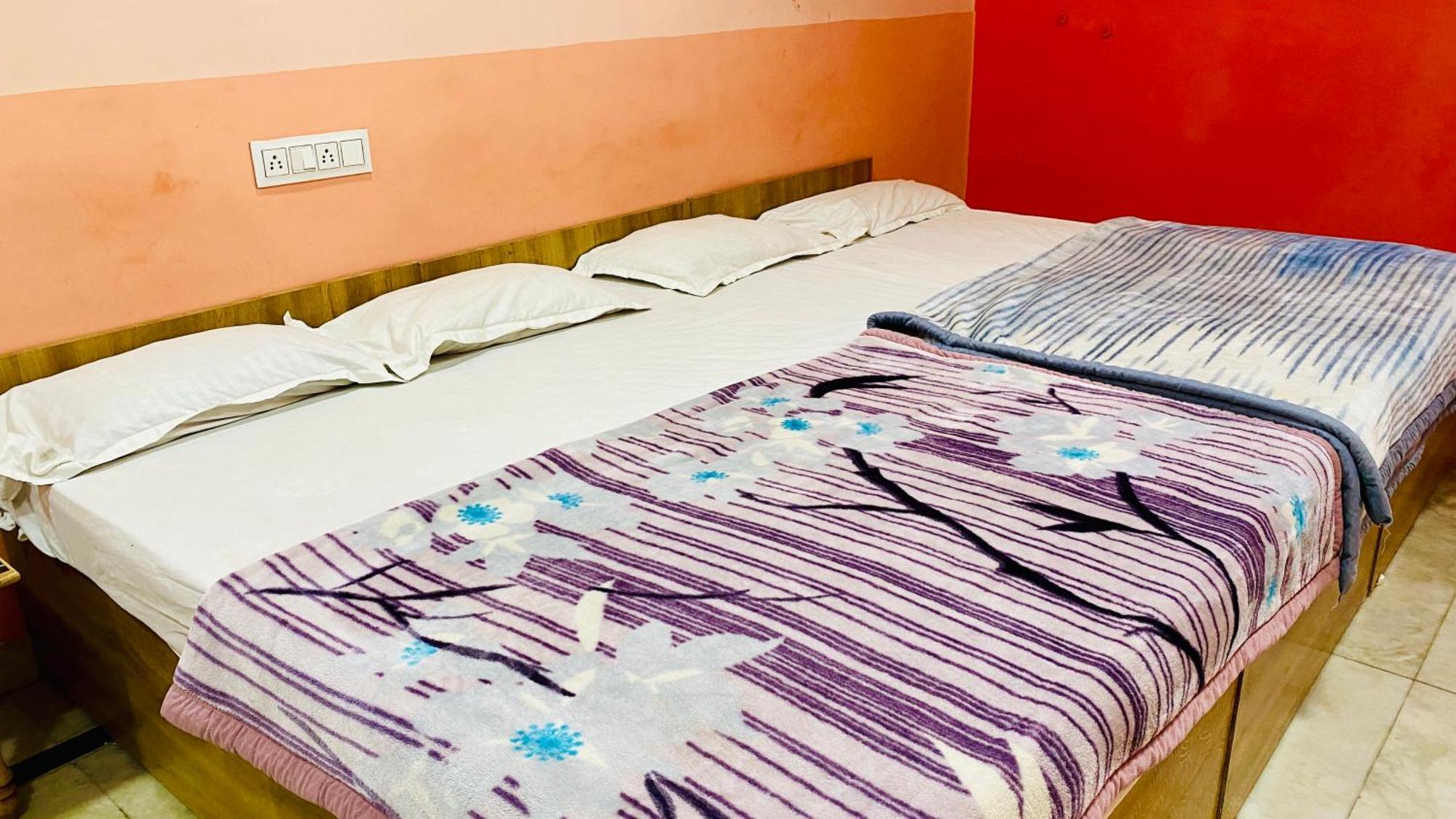 Hotel Nandi Palace Ujjain Buitenkant foto