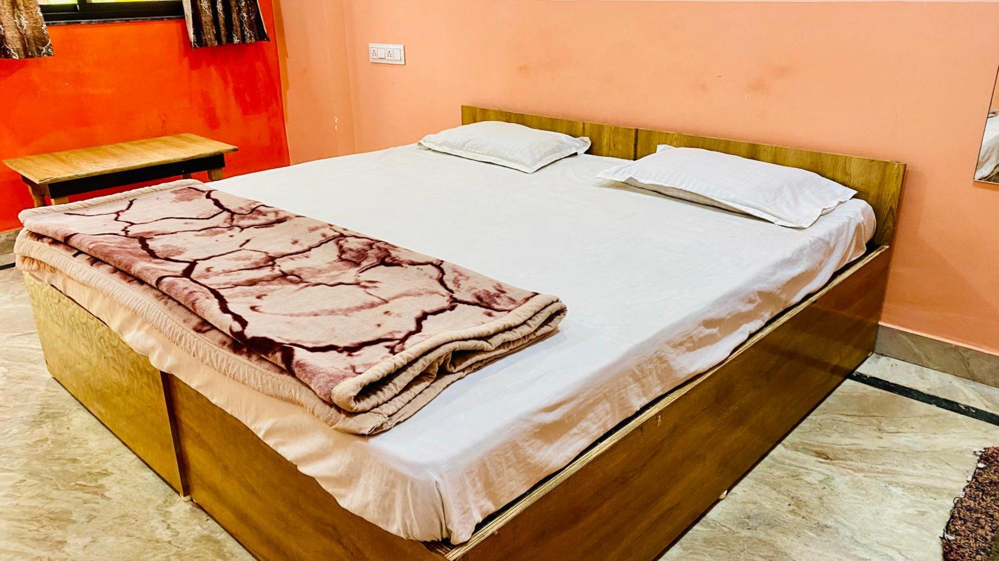 Hotel Nandi Palace Ujjain Buitenkant foto